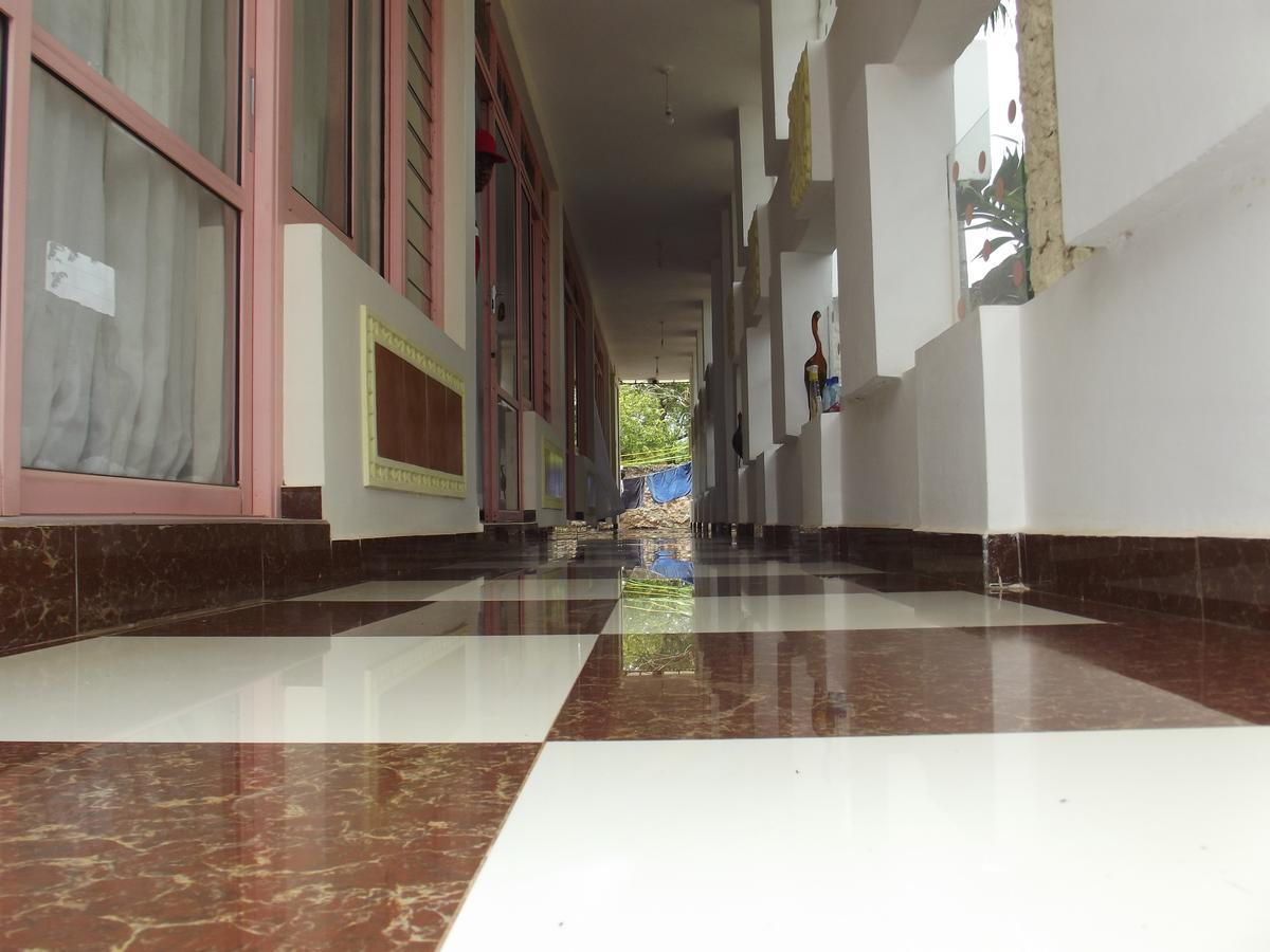 Peacock Park Hotel Ukunda Esterno foto