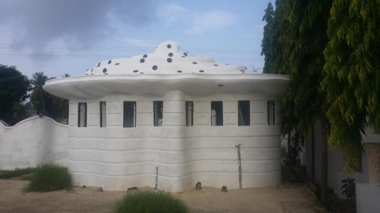 Peacock Park Hotel Ukunda Esterno foto